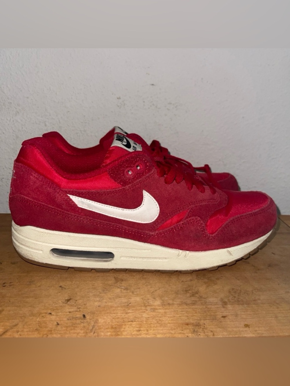 2013 Men's Air Max 1 Essential Gym Red Sail Black Running Sneakers Rare Sz 9